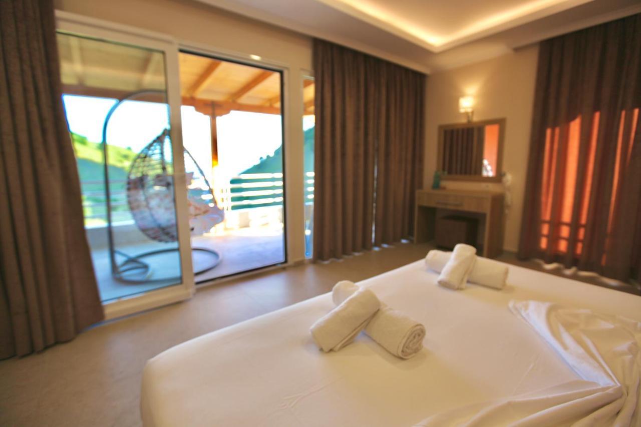 Karos Hotel Llaman Himarë Exterior foto