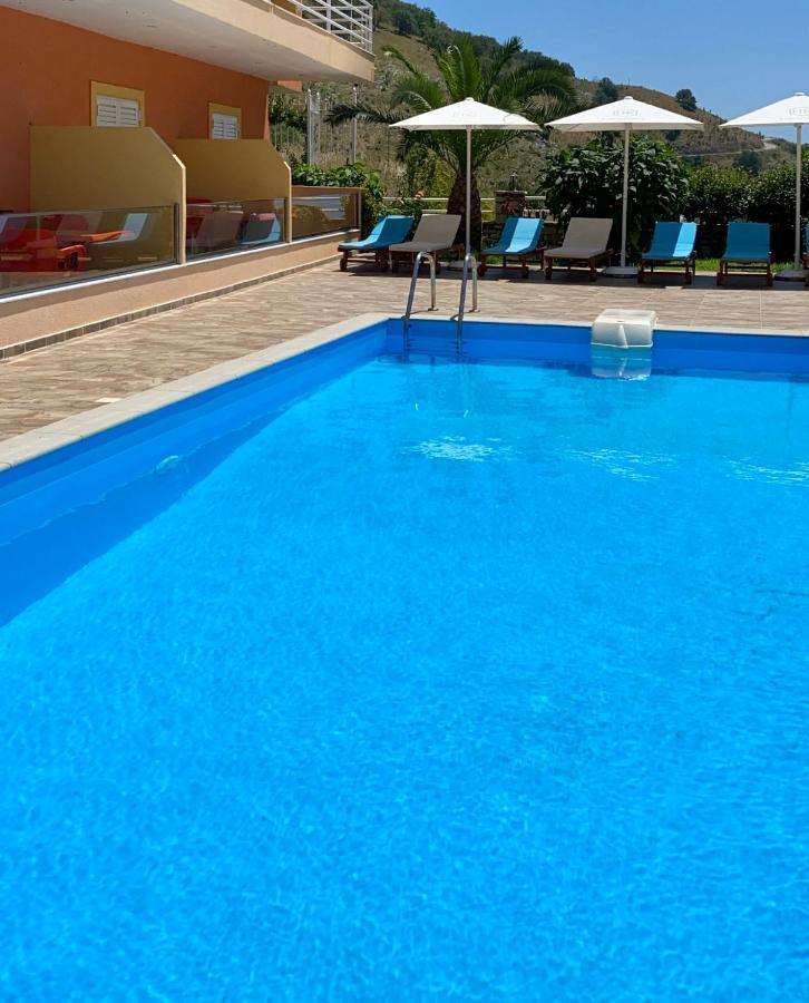 Karos Hotel Llaman Himarë Exterior foto
